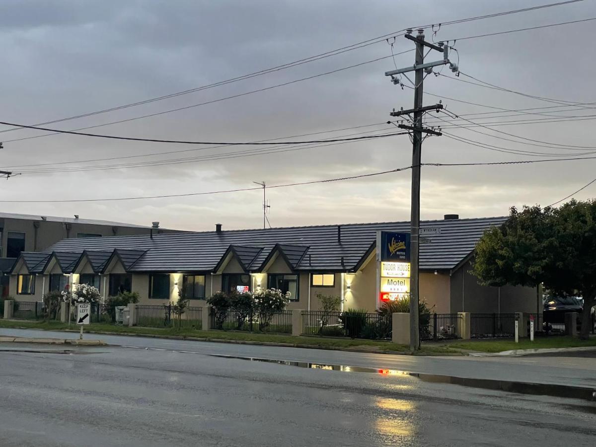 Shepparton Motor Inn Tudor House Motel Exterior foto