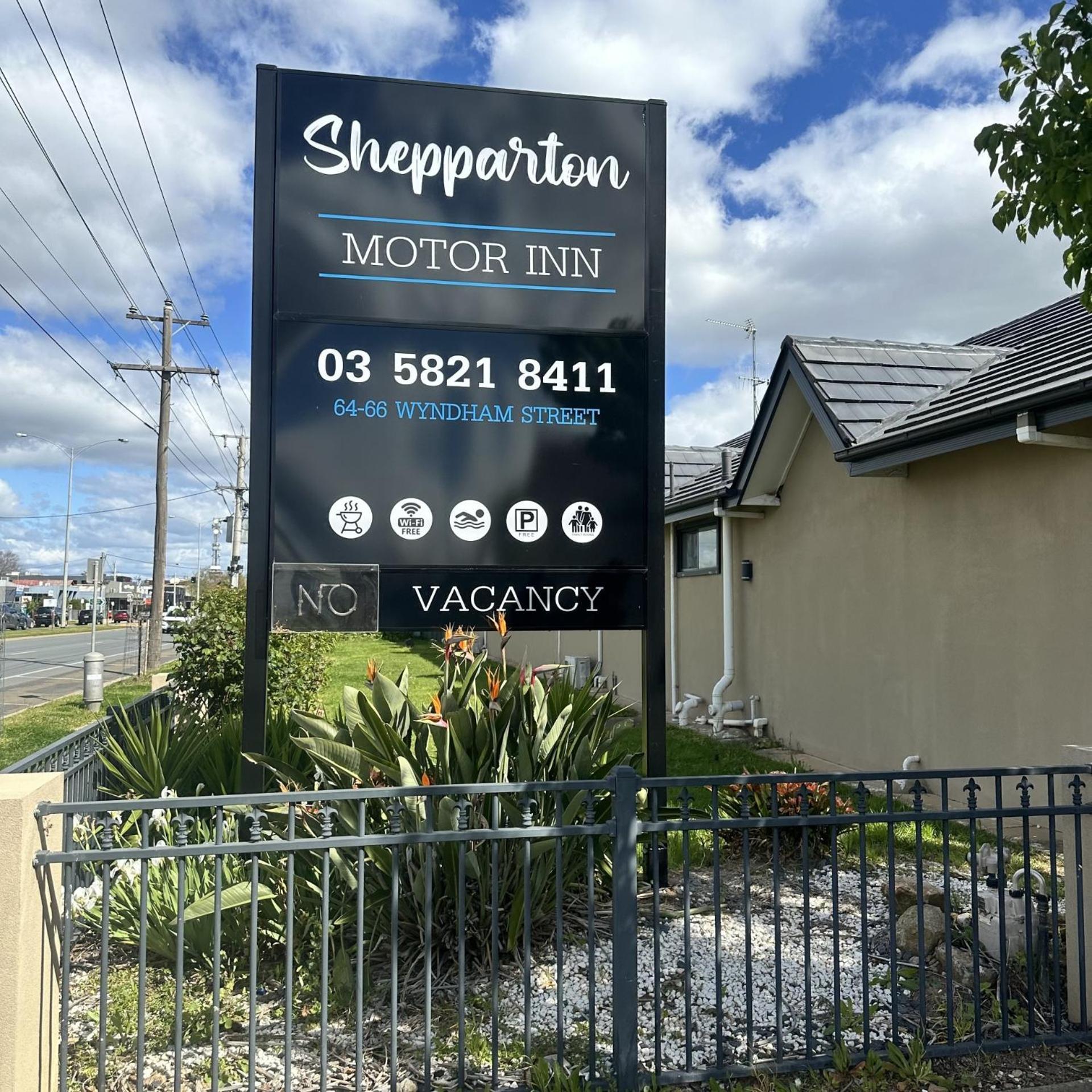 Shepparton Motor Inn Tudor House Motel Exterior foto